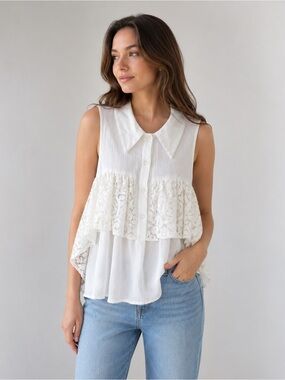 entro Ivory Sleeveless Lace-Trim Collared Blouse off the shoulder size small